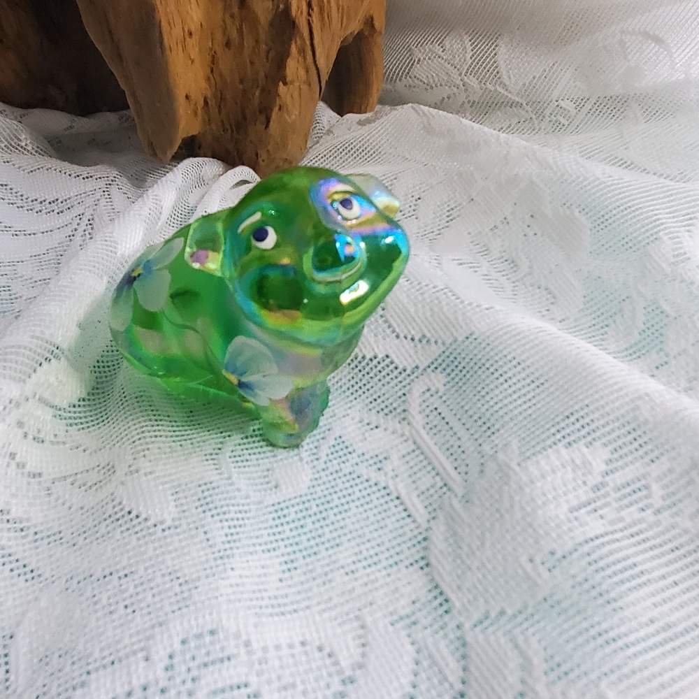Cute vintage Fenton handpainted glass pig